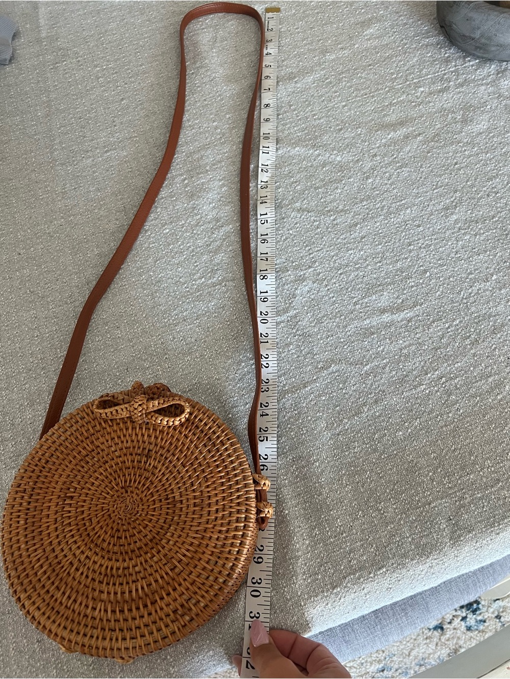 UNBRANDED • round rattan woven crossbody purse - Picture 8 of 9